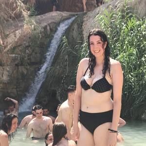 Meet your Posher, Shaina